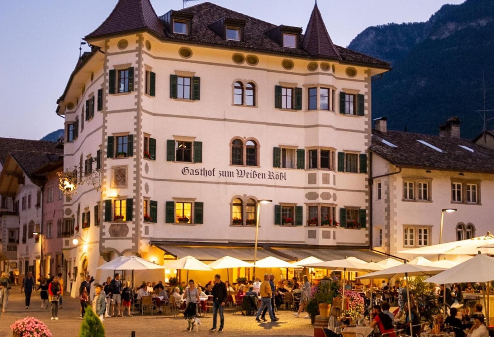 Hotel Weisses Roessl Caldaro Exteriér fotografie